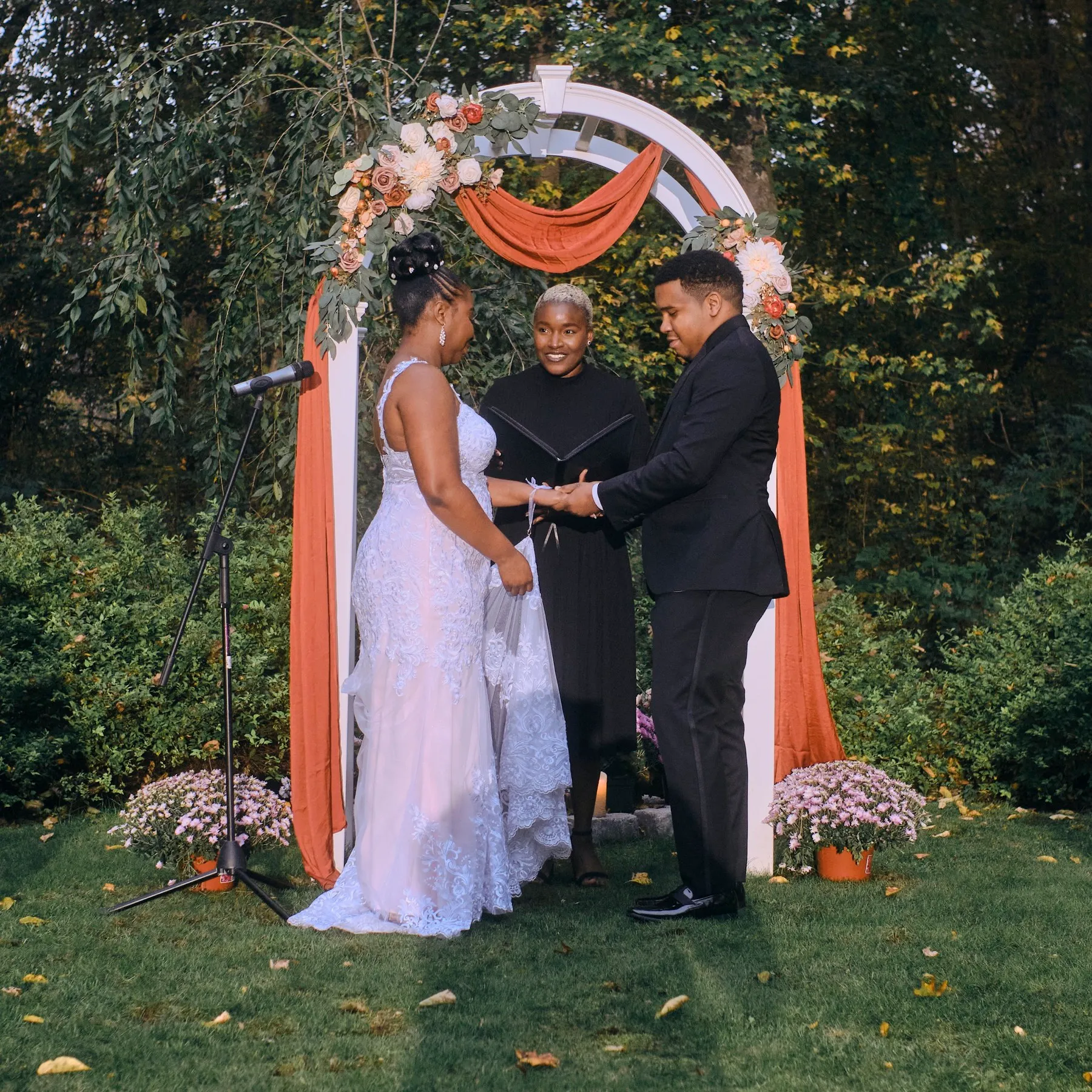 Hygdrea + Alex wedding portrait at East Hampton, CT