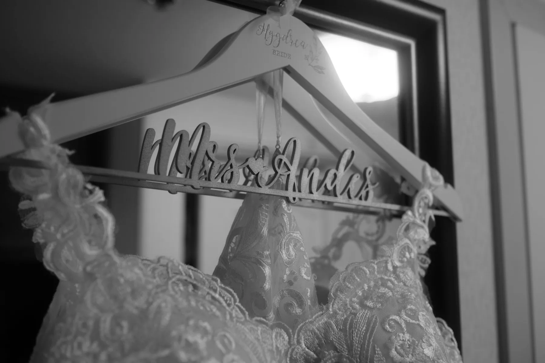 Hygdrea + Alex wedding portrait at East Hampton, CT
