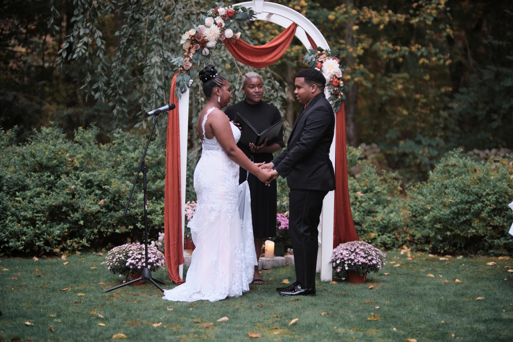 Hygdrea + Alex wedding portrait at East Hampton, CT