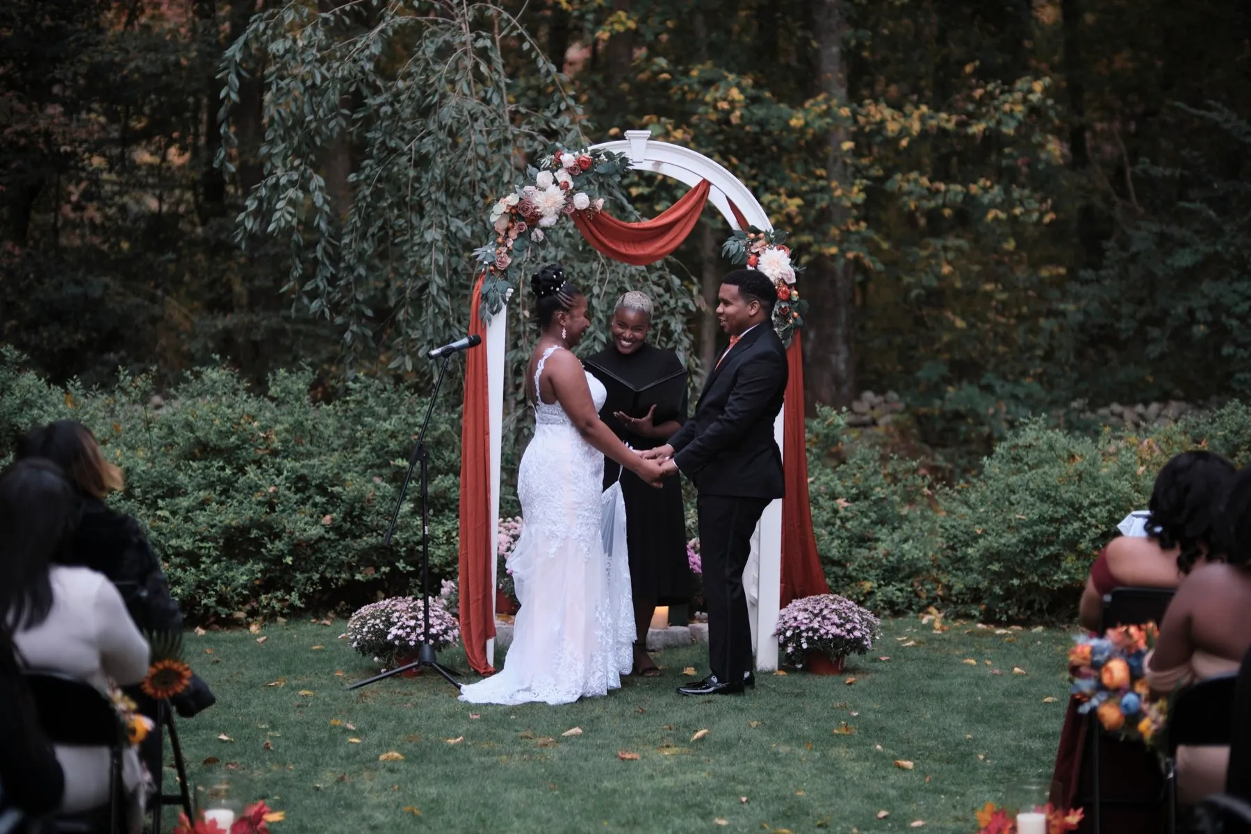 Hygdrea + Alex wedding ceremony at East Hampton, CT
