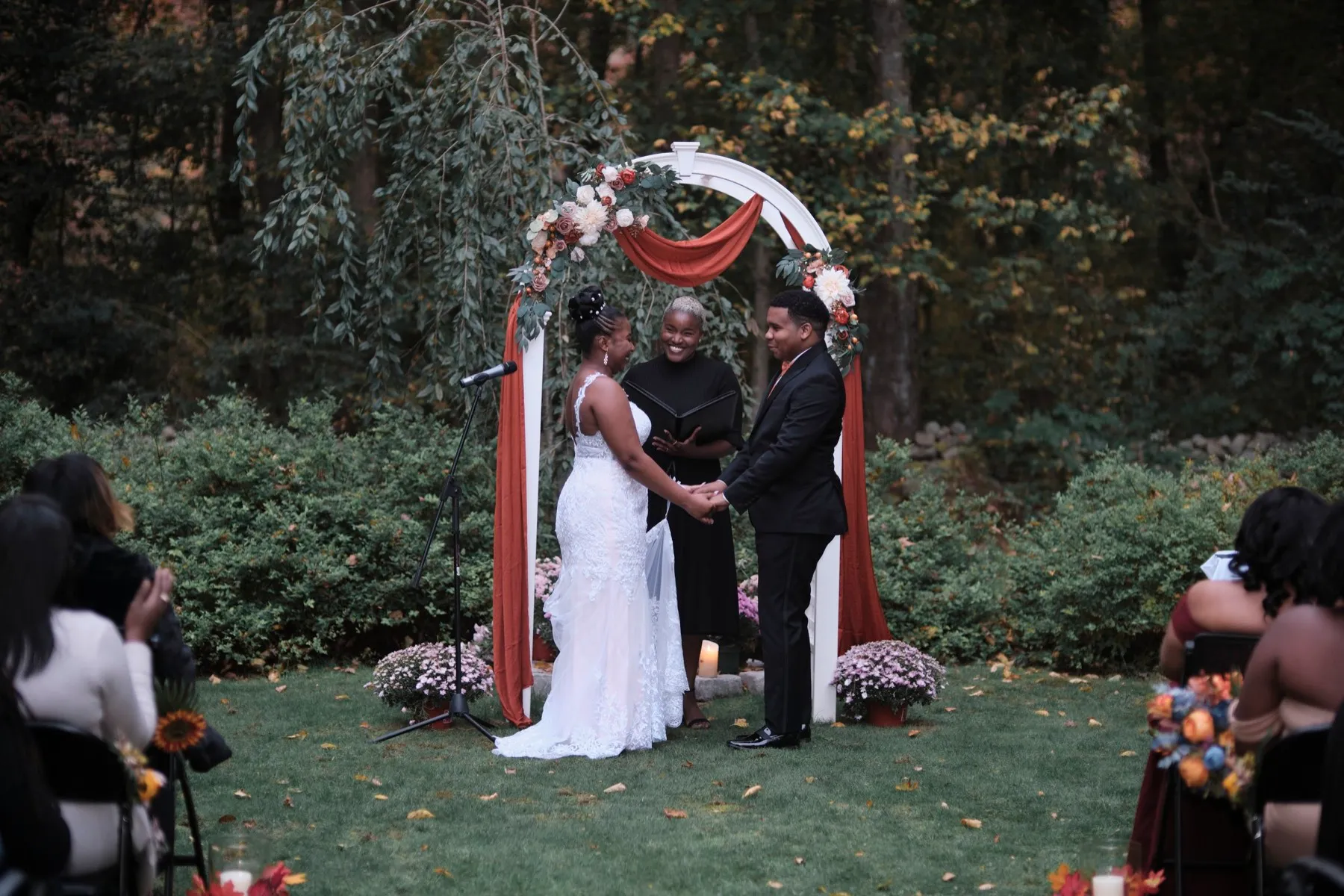Hygdrea + Alex exchanging vows at East Hampton, CT