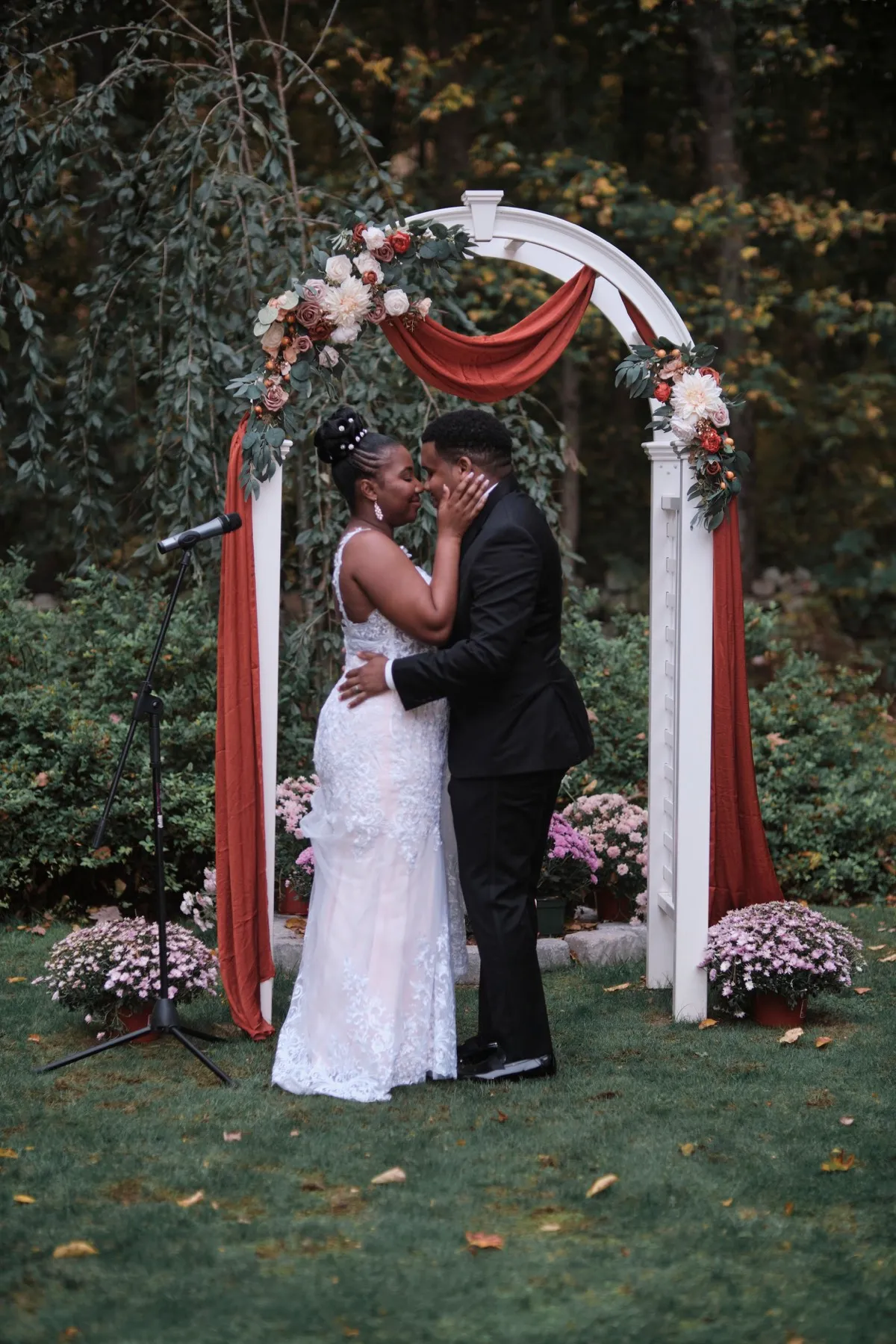 Hygdrea + Alex wedding portrait at East Hampton, CT